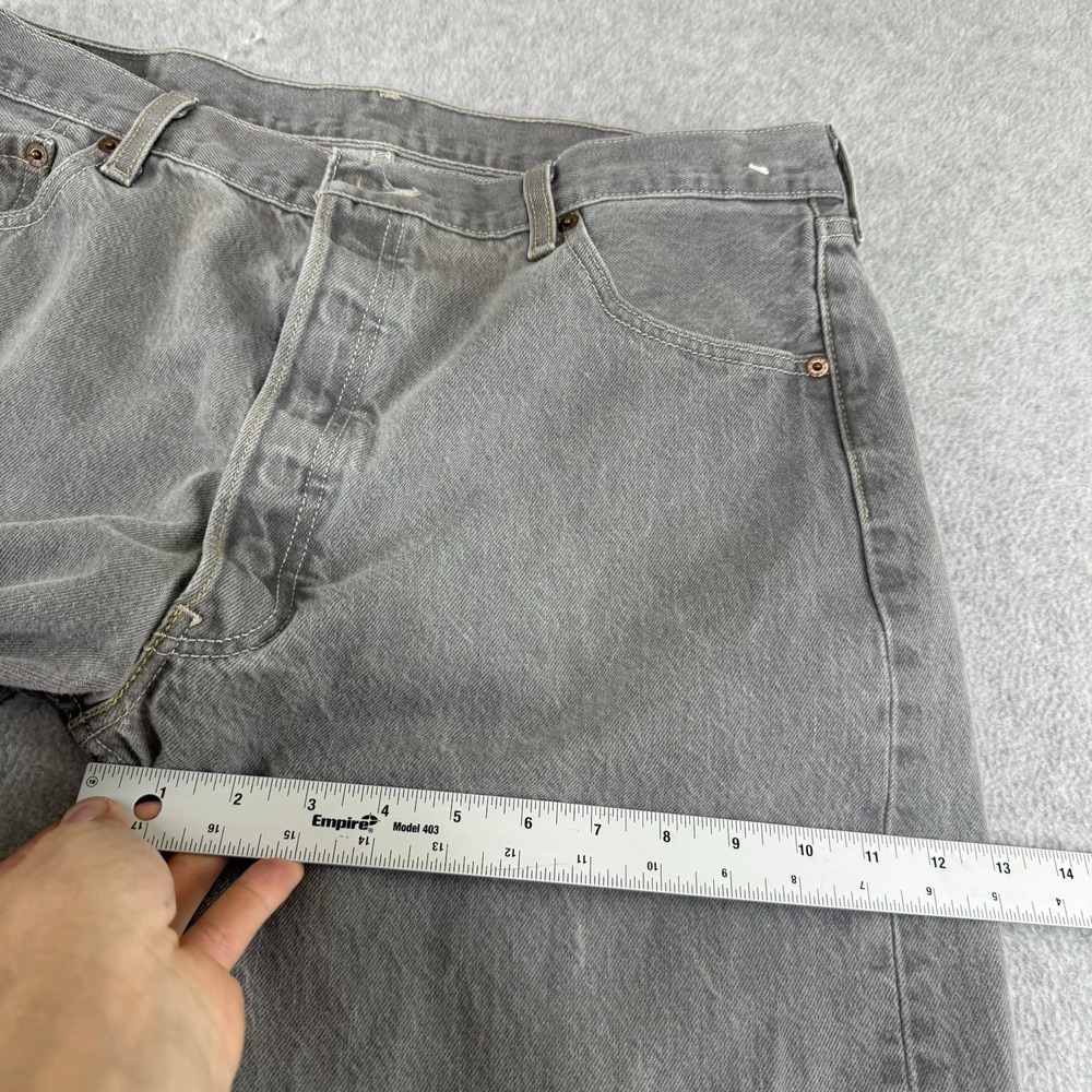 Levis 501 Original Straight Leg Jeans Mens 34x29 Light Grey Button Fly Denim - Picture 5 of 12